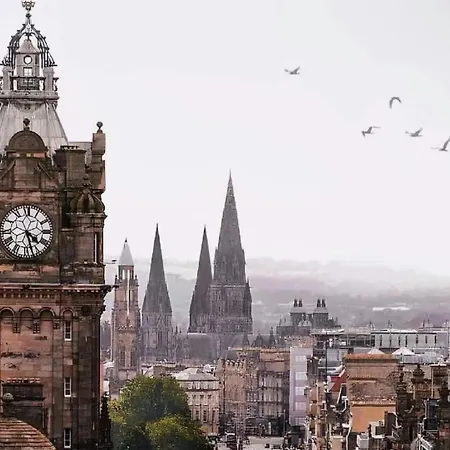 E'Holidays Edinburgh Exterior photo