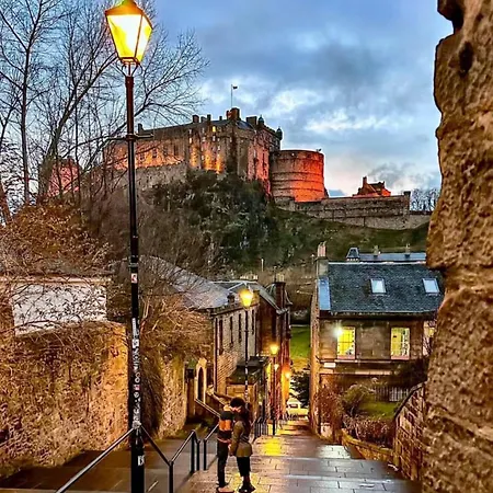 E'Holidays Edinburgh Exterior photo